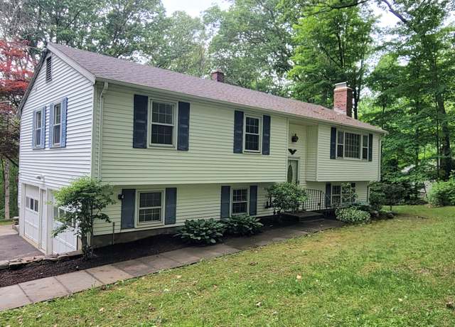 Property at 550 W Lake Ave, Guilford, CT 06437, 3 beds, 2.5 baths