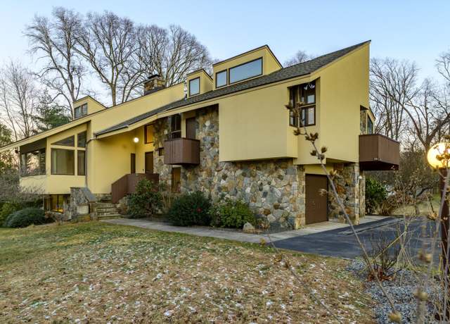 Property at 41 Seeley Rd, Trumbull, CT 06611, 4 beds, 2.5 baths