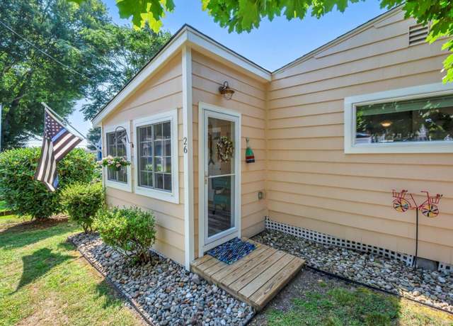 Property at 26 North St, Madison, CT 06443, 2 beds, 1 bath