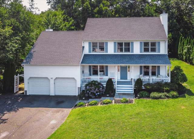 Property at 61 Geraldine Dr, Naugatuck, CT 06770, 4 beds, 3.5 baths