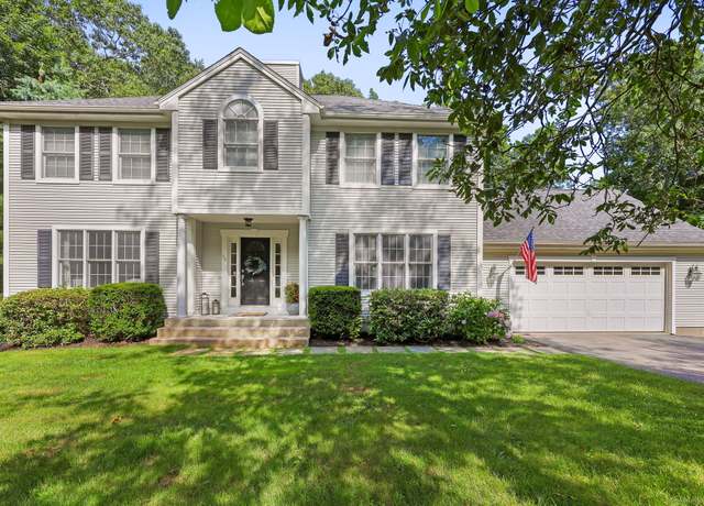 Property at 30 Poppy Ln, East Lyme, CT 06333, 4 beds, 2.5 baths