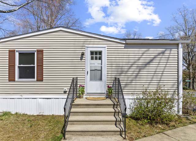 Property at 303 Mohegan Park Rd Lot 9, Norwich, CT 06360, 2 beds, 2 baths