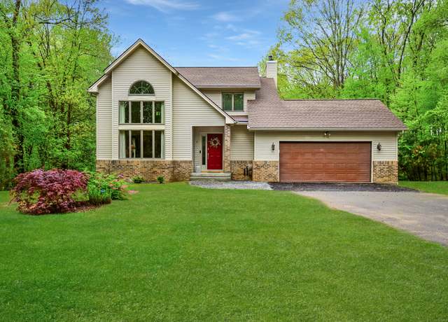 Property at 5 E Porter Rd, Ellington, CT 06029, 3 beds, 2.5 baths