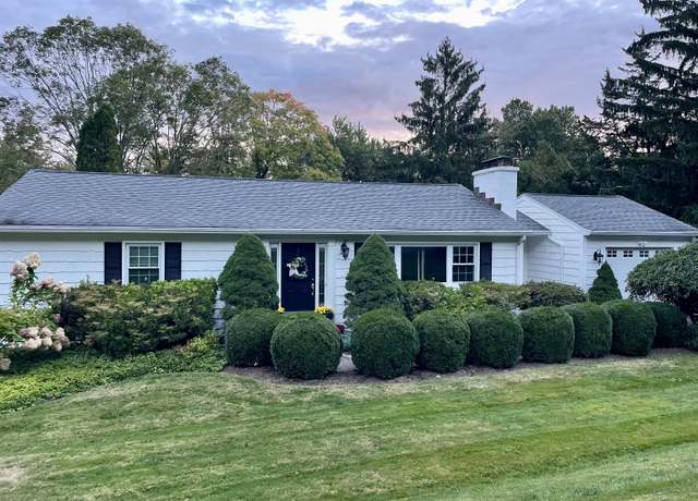 Property at 23 Dana Rd, Danbury, CT 06811, 3 beds, 1 bath