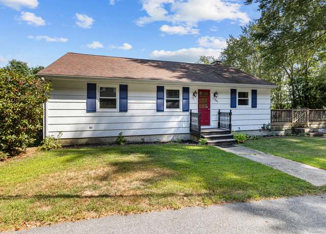 Property at 331 Pond Hill Rd, Plainfield, CT 06354, 4 beds, 2 baths