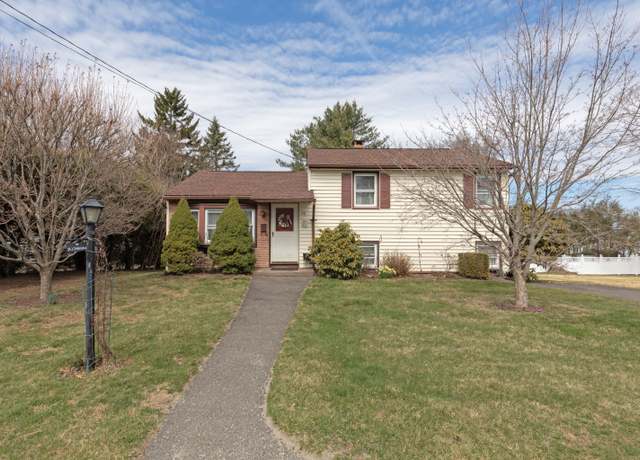 Property at 40 Mount Carmel Ave, Waterbury, CT 06708, 3 beds, 1.5 baths