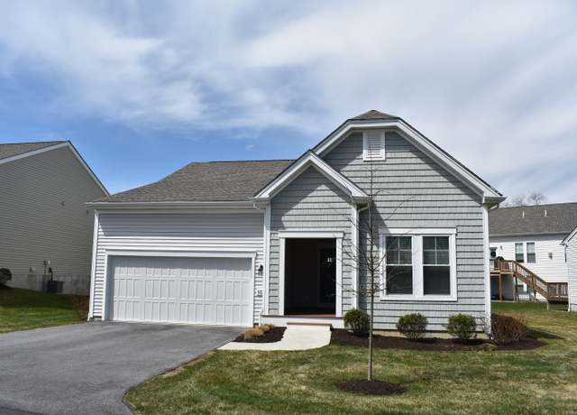 Property at 922 Tillinghast Dr #922, Oxford, CT 06478, 2 beds, 2 baths