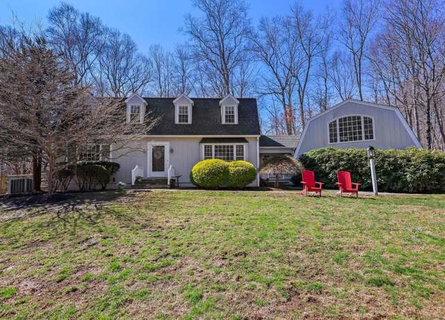 Property at 268 Mountain Rd, Wilton, CT 06897, 4 beds, 2.5 baths