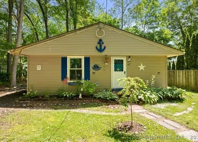 Property at 27 Laurelwood Dr, East Lyme, CT 06357, 2 beds, 1 bath