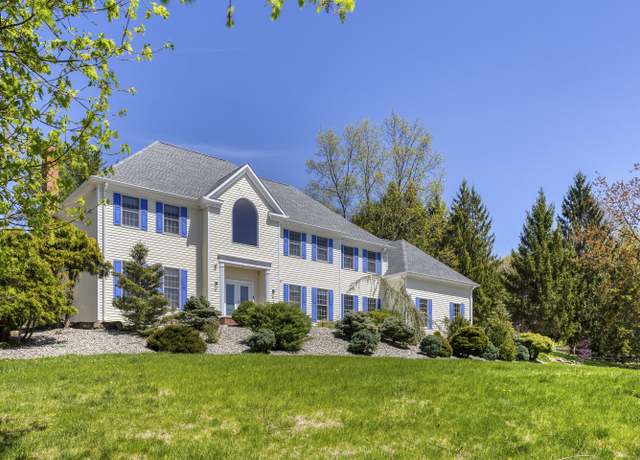 Property at 21 Centennial Dr, Danbury, CT 06811, 4 beds, 4.5 baths