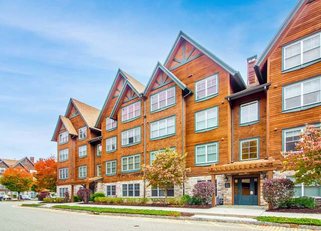 Property at 16 Hayestown Rd Unit C204, Danbury, CT 06811, 2 beds, 2 baths