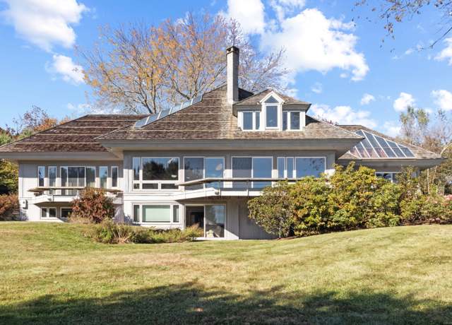 Property at 30 Smiths Neck Rd, Old Lyme, CT 06371, 4 beds, 3.5 baths