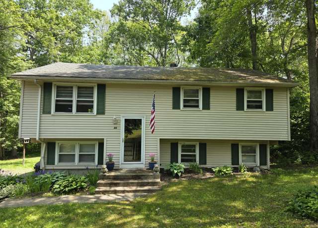 Property at 46 Richardson Hill Rd, Griswold, CT 06351, 3 beds, 1 bath
