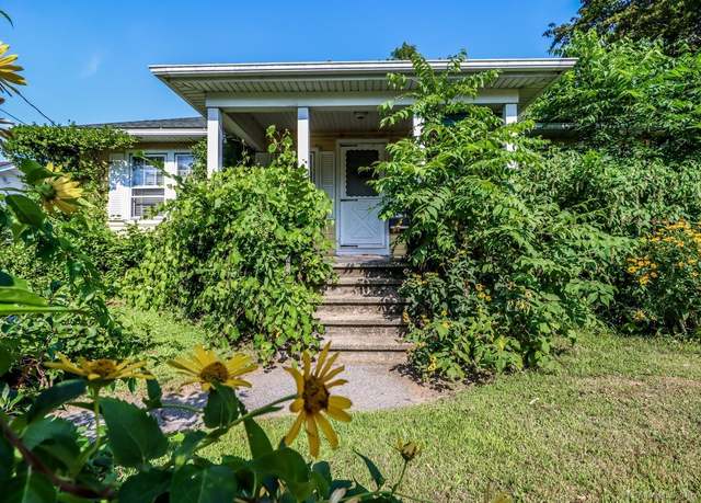 Property at 6 Concord Rd, Danbury, CT 06810, 2 beds, 1 bath