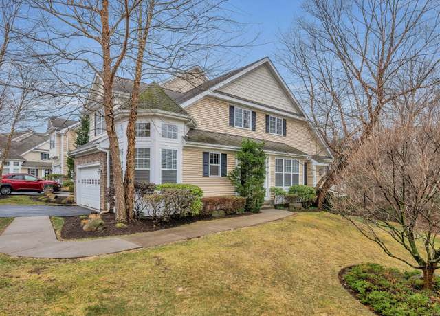 Property at 1 Dogwood Ct #1, Middlebury, CT 06762, 3 beds, 3.5 baths