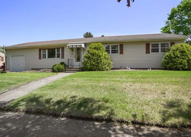 Property at 90 Russell Rd, Stratford, CT 06614, 3 beds, 1.5 baths