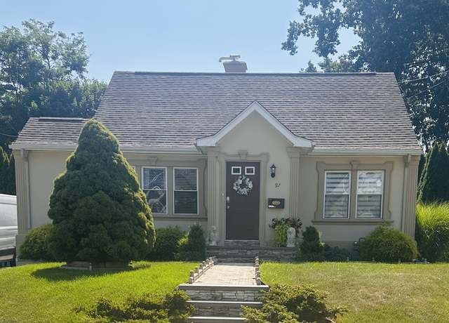 Property at 97 McKinley Dr, New Britain, CT 06053, 3 beds, 1 bath