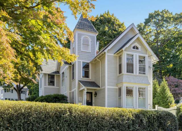 Property at 246 Rowayton Ave, Norwalk, CT 06853, 5 beds, 3.5 baths