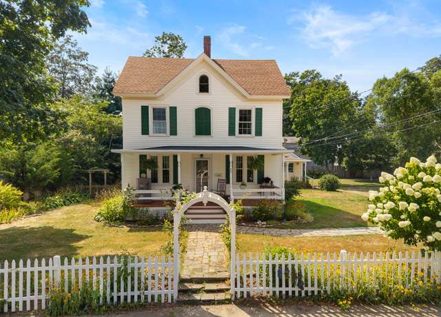Property at 22 York Ave, East Lyme, CT 06357, 2 beds, 2 baths
