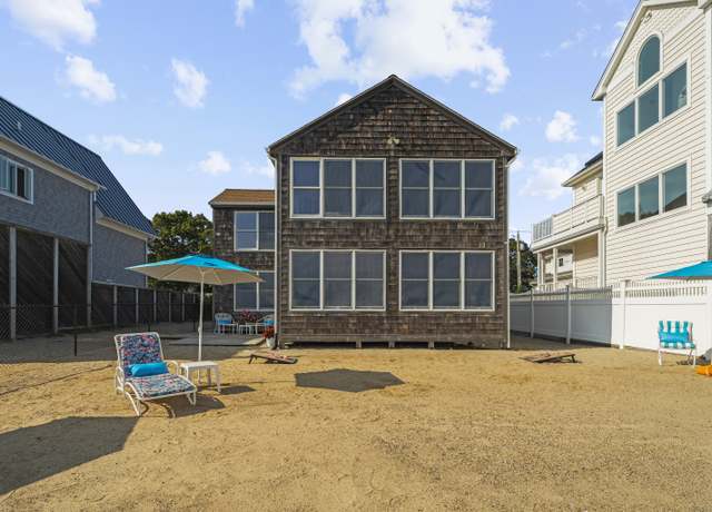 Property at 165 Shore Rd, Clinton, CT 06413, 4 beds, 1.5 baths
