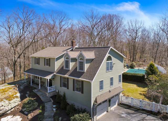 Property at 60 Ledgeview Ln, Guilford, CT 06437, 4 beds, 3.5 baths