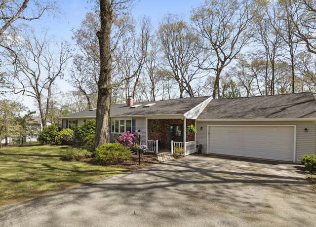 Property at 33 Woodland Rd, East Lyme, CT 06357, 3 beds, 2 baths