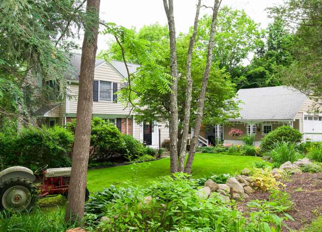 Property at 593 Northfield Rd, Watertown, CT 06795, 4 beds, 3.5 baths