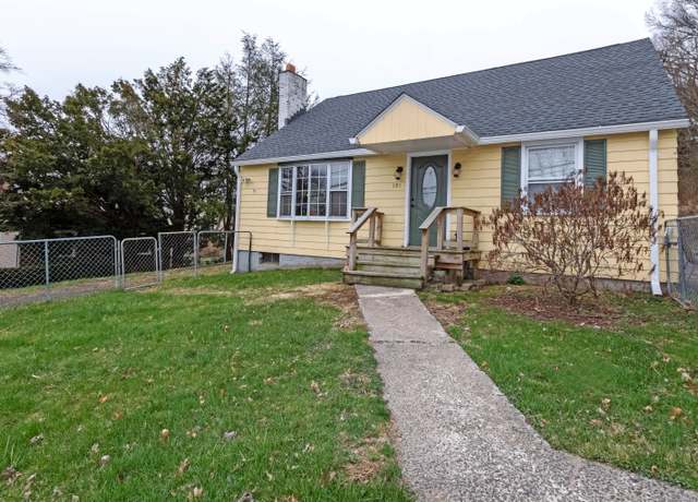 Property at 191 Congdon St E, Middletown, CT 06457, 3 beds, 1.5 baths