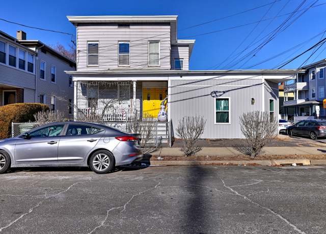 Property at 315 Nichols St, Bridgeport, CT 06608, 6 beds, 4 baths