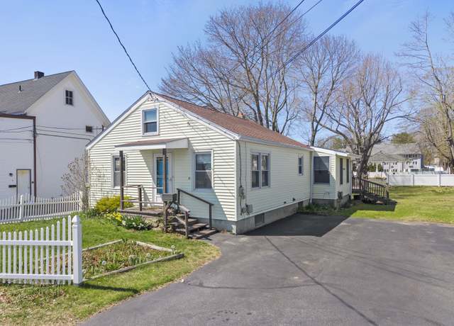 Property at 10 Methodist St, East Lyme, CT 06357, 2 beds, 1 bath