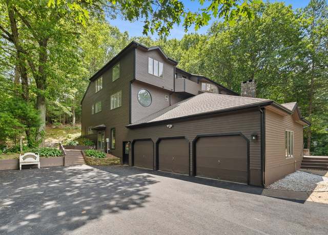 Property at 202 High Wood Dr, Glastonbury, CT 06073, 5 beds, 5 baths
