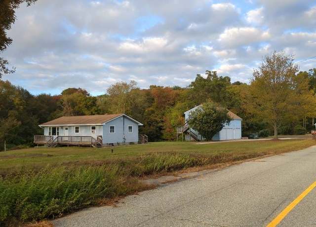 Property at 3 Stillman Rd, North Stonington, CT 06359, 3 beds, 1.5 baths