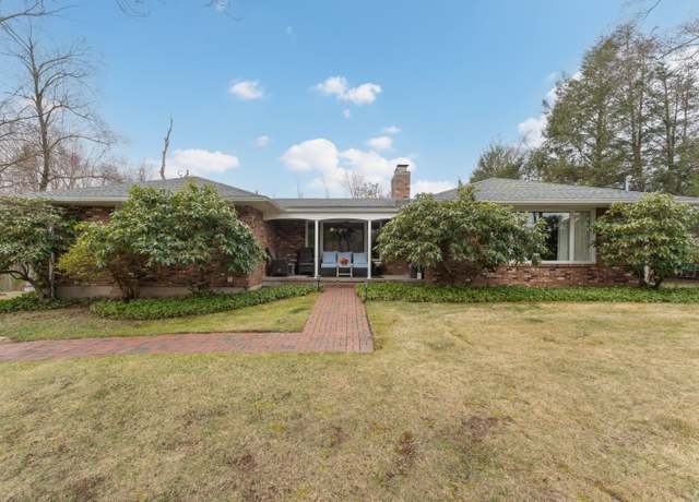 Property at 1864 Shepard Ave, Hamden, CT 06518, 5 beds, 3 baths