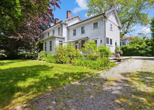 Property at 2 Summit St, Stonington, CT 06378, 5 beds, 3.5 baths
