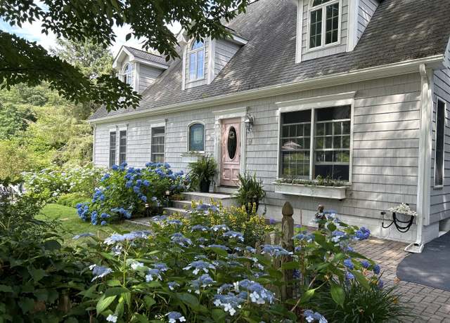 Property at 6 Rogers Dr, Stonington, CT 06355, 4 beds, 3.5 baths