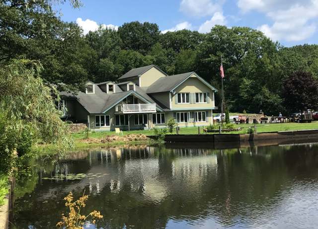 Property at 1045 Thomaston Rd, Watertown, CT 06795, 3 beds, 1.5 baths