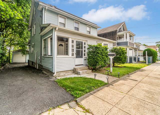 Property at 314 Judson Pl, Bridgeport, CT 06610, 3 beds, 1.5 baths