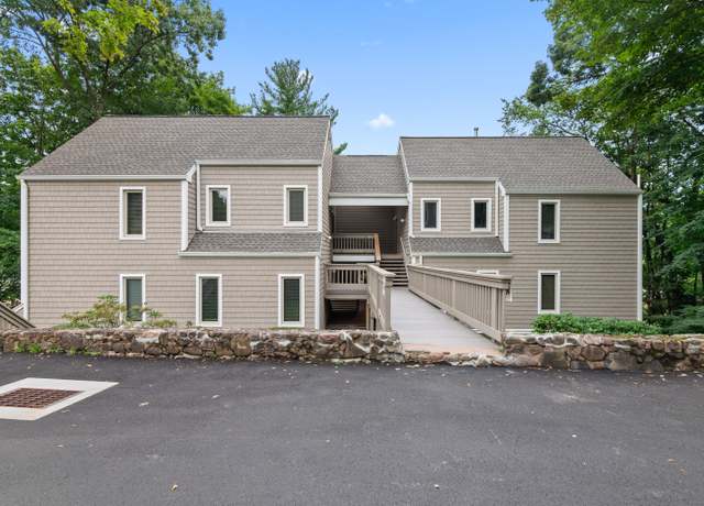 Property at 360 Fountain St Apt 21, New Haven, CT 06515, 3 beds, 3 baths