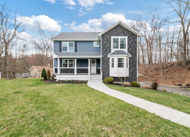 Property at 60 Bridle Trail Dr, Naugatuck, CT 06770, 3 beds, 2.5 baths