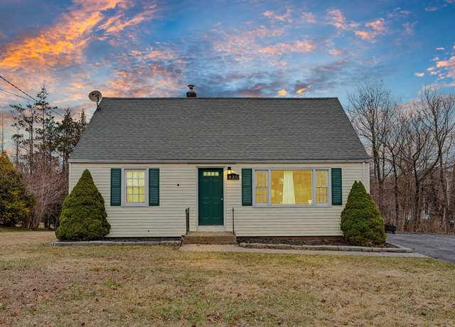 Property at 835 Farmington Ave, New Britain, CT 06053, 4 beds, 2 baths