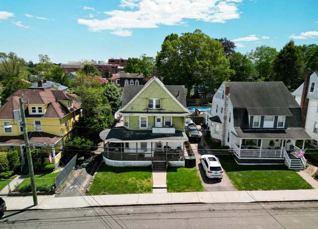 Property at 26 Perry St, New London, CT 06320, 3 beds, 1.5 baths