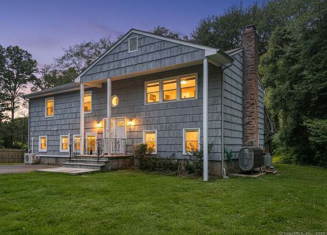 Property at 4 Robert Ln, Westport, CT 06880, 5 beds, 3 baths