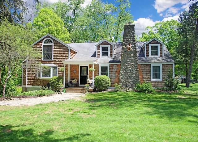 Property at 113 Codfish Hill Rd, Bethel, CT 06801, 4 beds, 3 baths