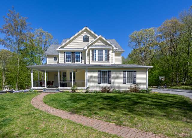 Property at 31 Cambridge Ct, Colchester, CT 06415, 4 beds, 2.5 baths