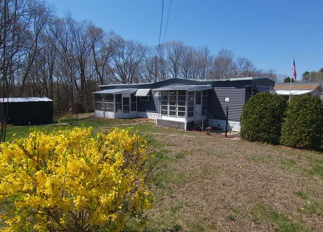 Property at 28 Ridge Cir, Mansfield, CT 06268, 2 beds, 1 bath