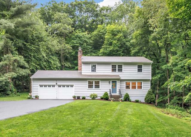 Property at 6 Buckboard Ln, Fairfield, CT 06824, 4 beds, 2.5 baths