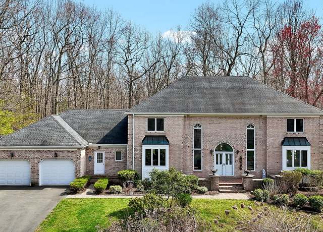 Property at 17 Hidden Oak Dr, Farmington, CT 06032, 4 beds, 4 baths