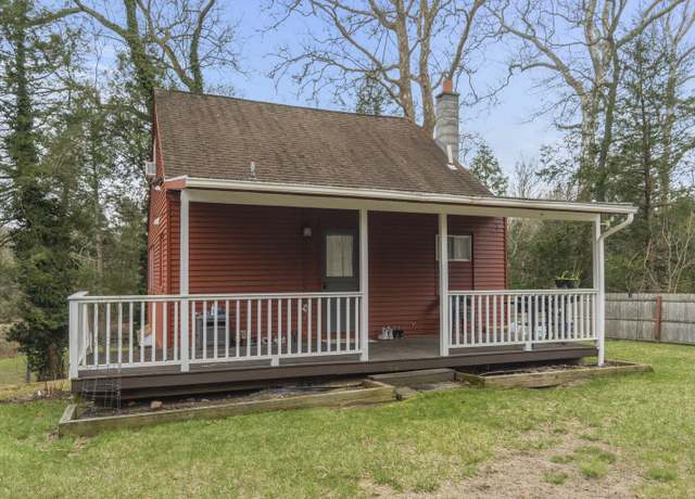 Property at 15 Midland Trl, Southbury, CT 06488, 2 beds, 1 bath