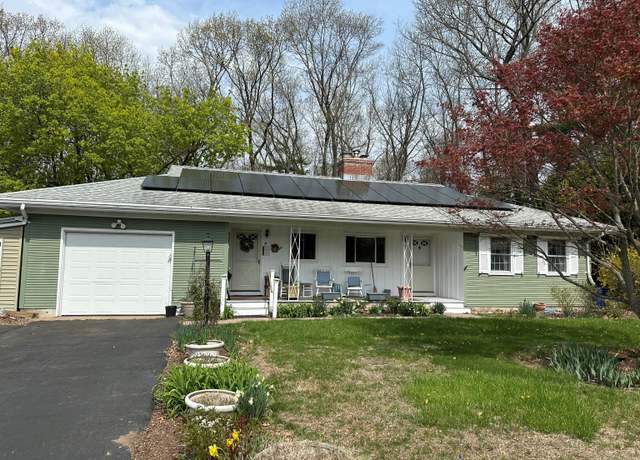 Property at 38 Somerset Dr, Manchester, CT 06040, 2 beds, 1 bath