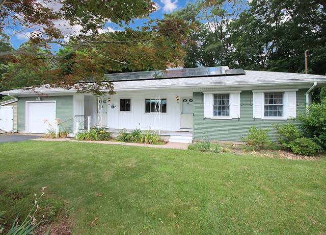 Property at 38 Somerset Dr, Manchester, CT 06040, 2 beds, 1 bath